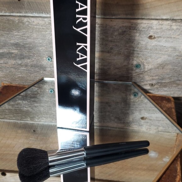 Combo Cheek Brush & Brush Cleaner Mary Kay - Picture 1 of 6